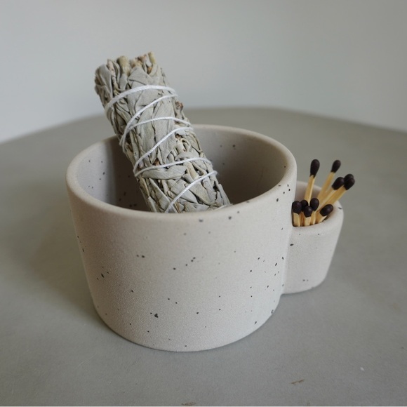 PALO SANTOS CERAMIC DISH - Picture 7 of 9